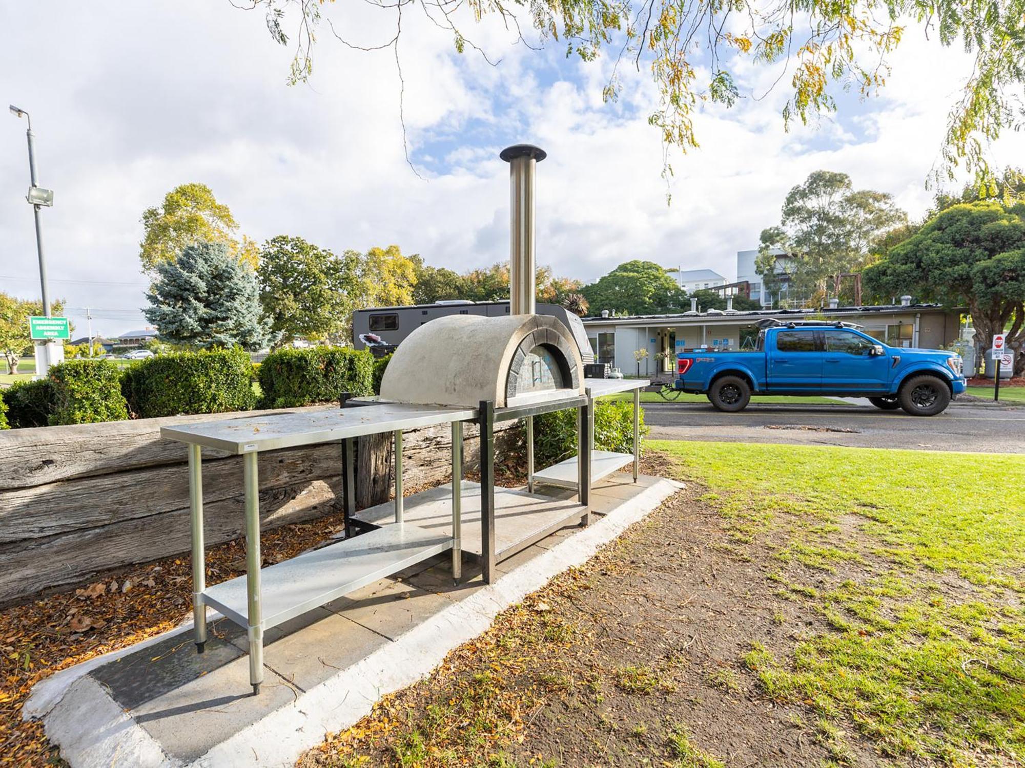 Nrma Bairnsdale Riverside Holiday Park Экстерьер фото