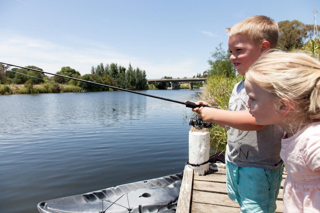Nrma Bairnsdale Riverside Holiday Park Экстерьер фото